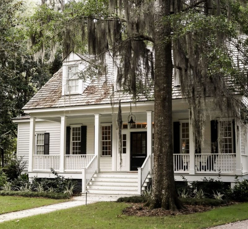 Classic Southern Estate home by Reno Architecture